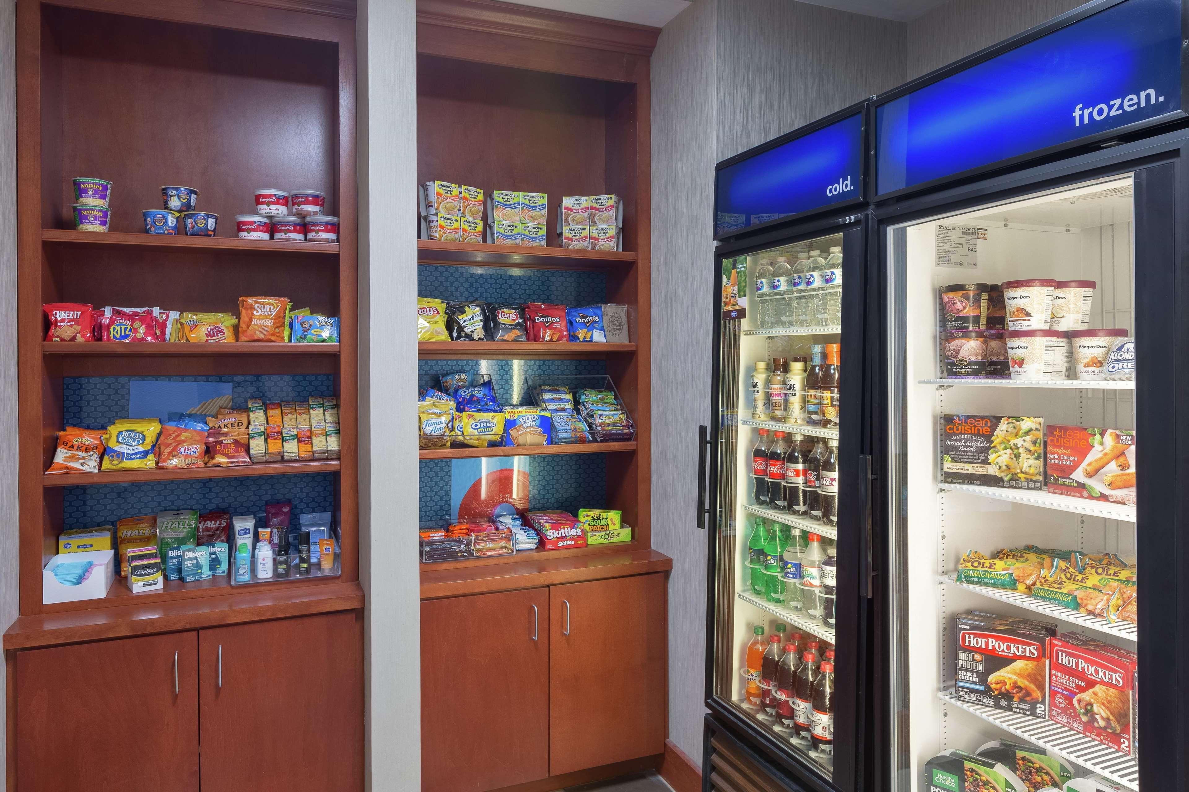 Hampton Inn & Suites Knoxville-Downtown Экстерьер фото