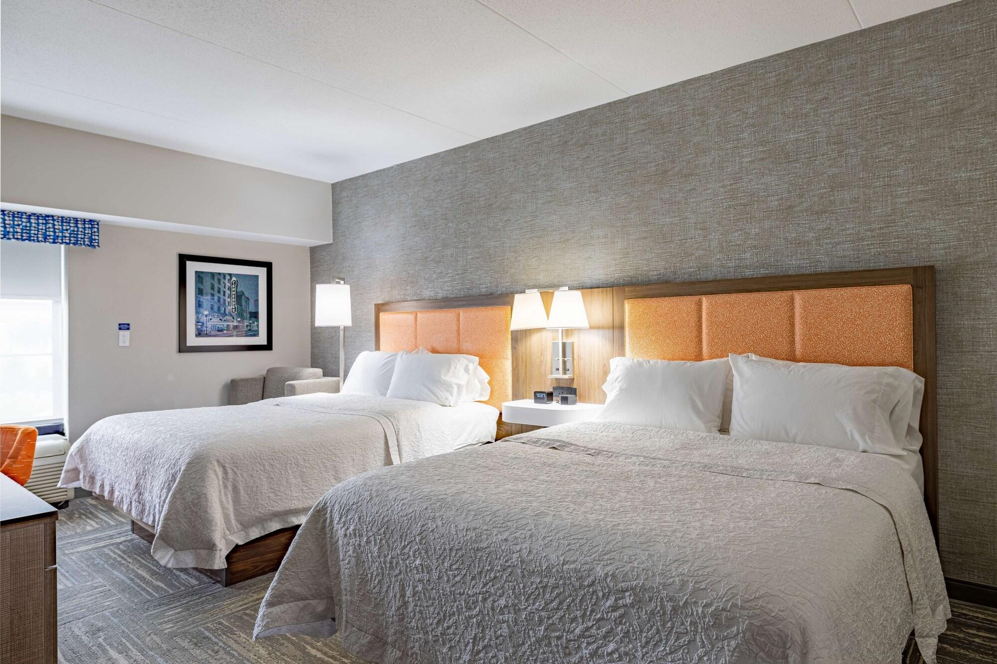 Hampton Inn & Suites Knoxville-Downtown Экстерьер фото