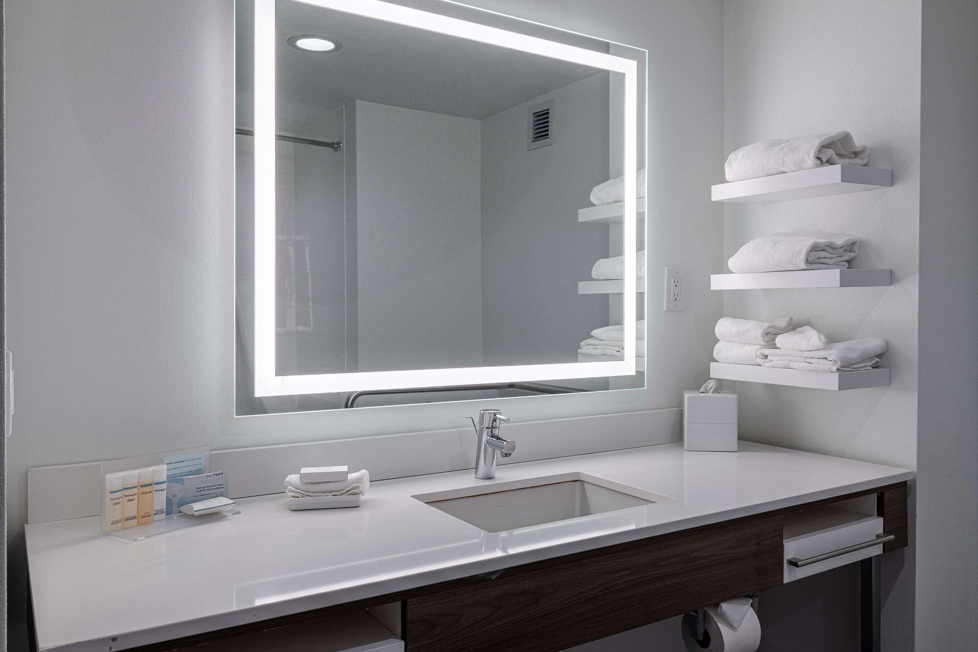 Hampton Inn & Suites Knoxville-Downtown Экстерьер фото