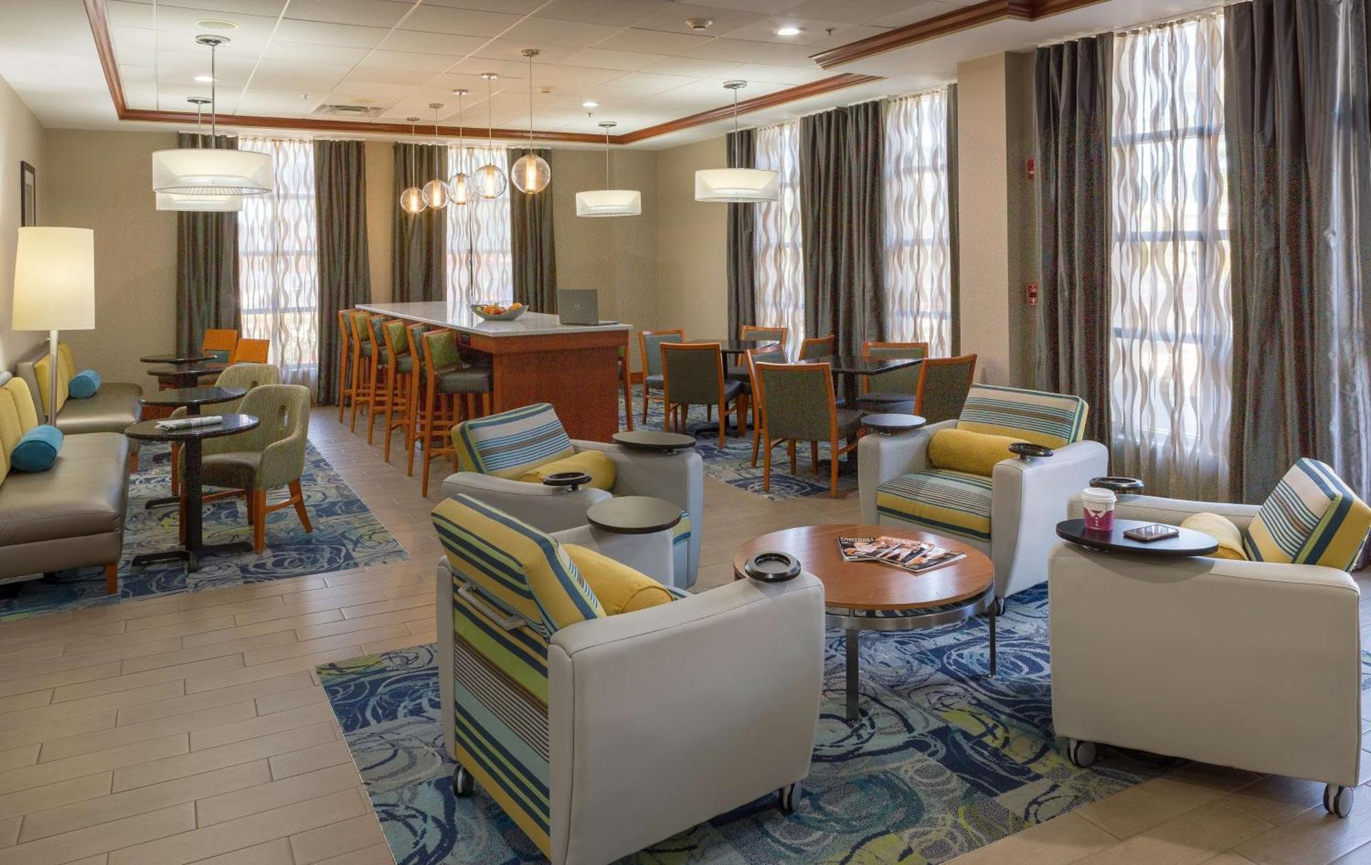 Hampton Inn & Suites Knoxville-Downtown Экстерьер фото