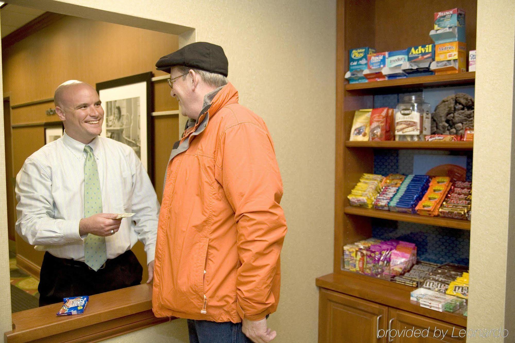 Hampton Inn & Suites Knoxville-Downtown Удобства фото