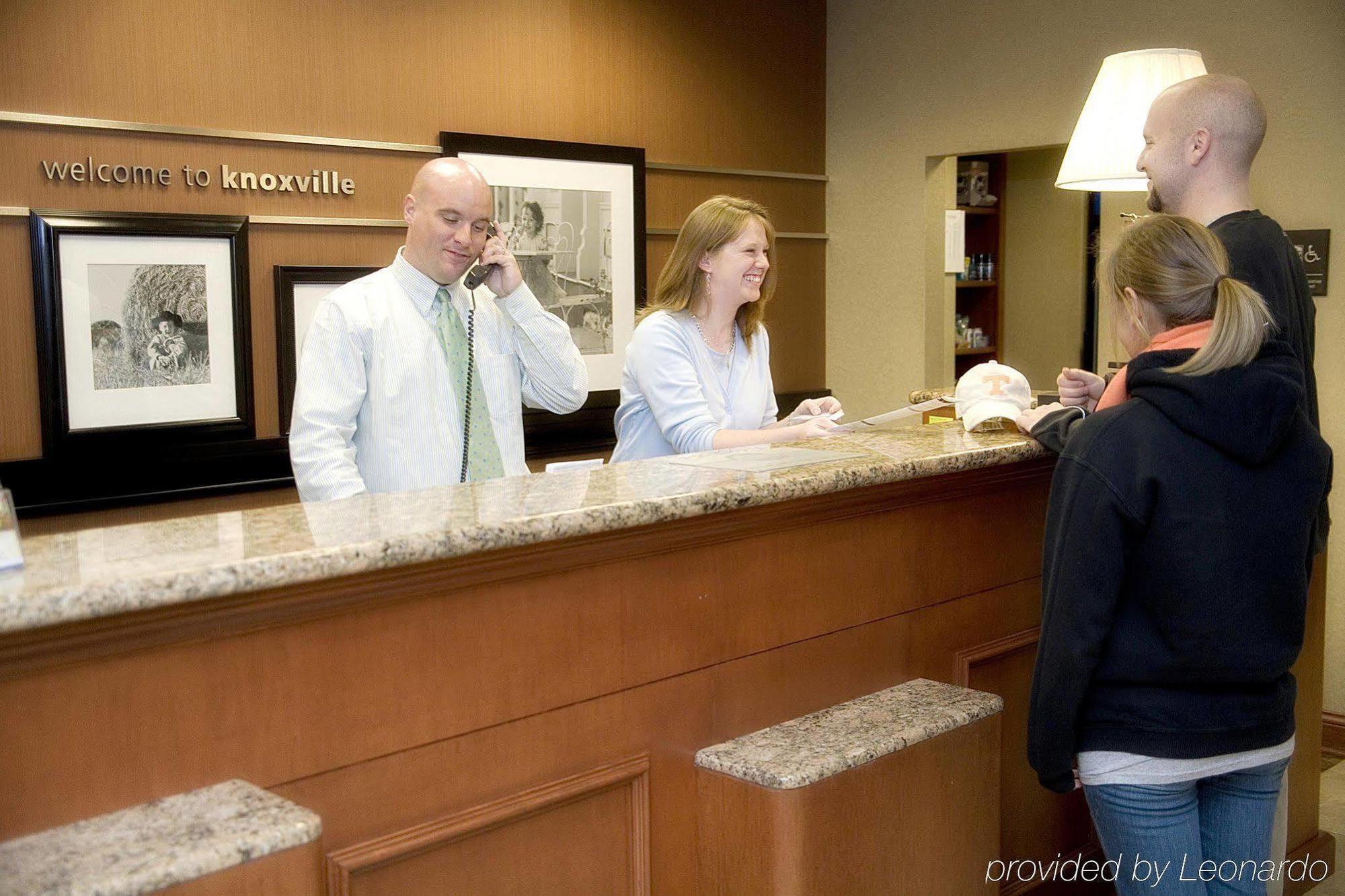 Hampton Inn & Suites Knoxville-Downtown Интерьер фото